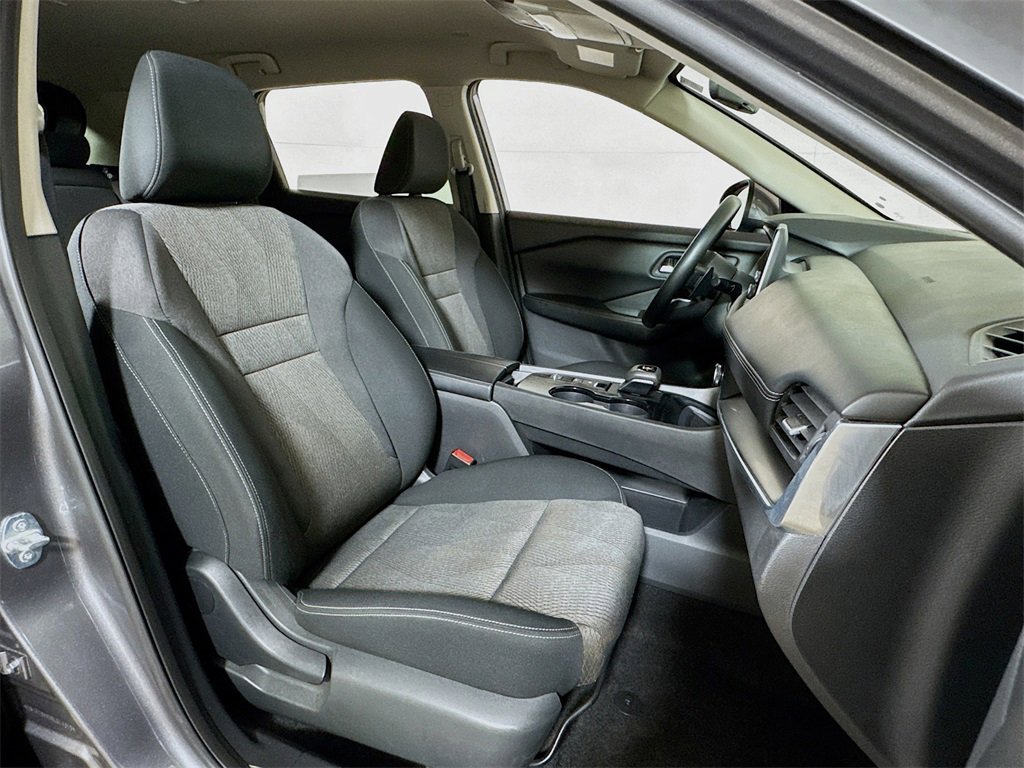 Used 2024 Nissan Rogue SV image 24