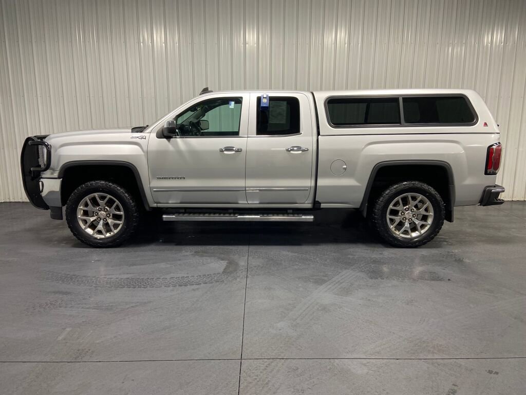 Used 2018 GMC Sierra 1500 SLT w/ SLT Premium Package image 4