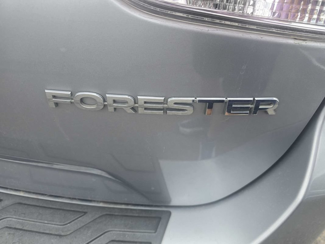 Used 2020 Subaru Forester Premium AWD/4WD image 23