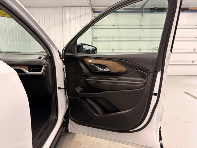 Used 2020 GMC Terrain SLE w/ Elevation Edition FWD image 10