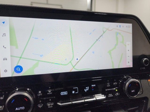 Used 2023 Toyota Highlander Platinum image 3