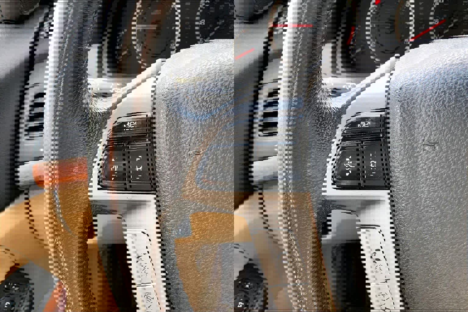 Used 2011 Honda Accord EX-L image 21