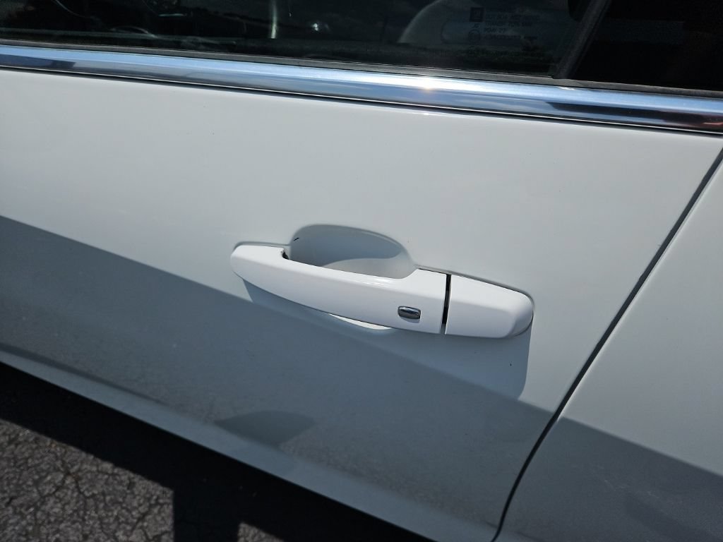 Used 2016 Chevrolet Malibu LT FWD image 10