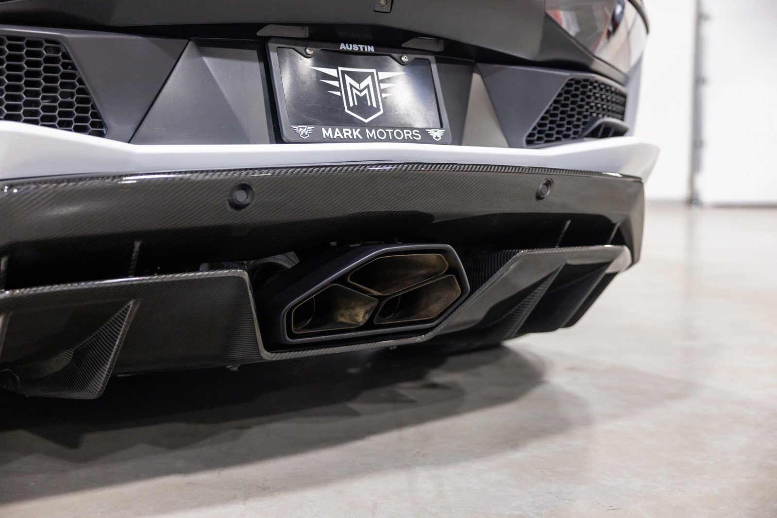 Used 2019 Lamborghini Aventador S image 17