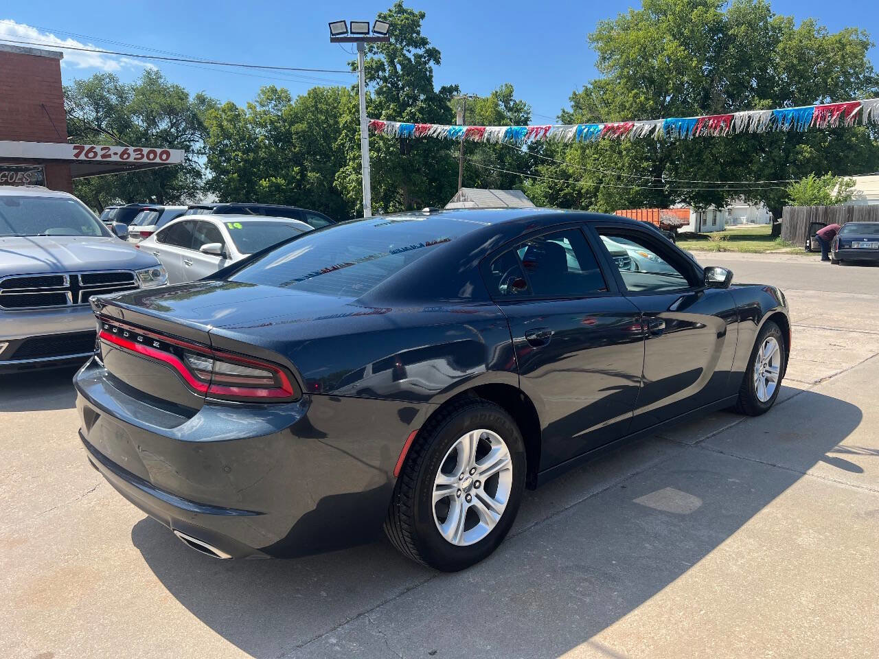 Used 2019 Dodge Charger SXT image 5