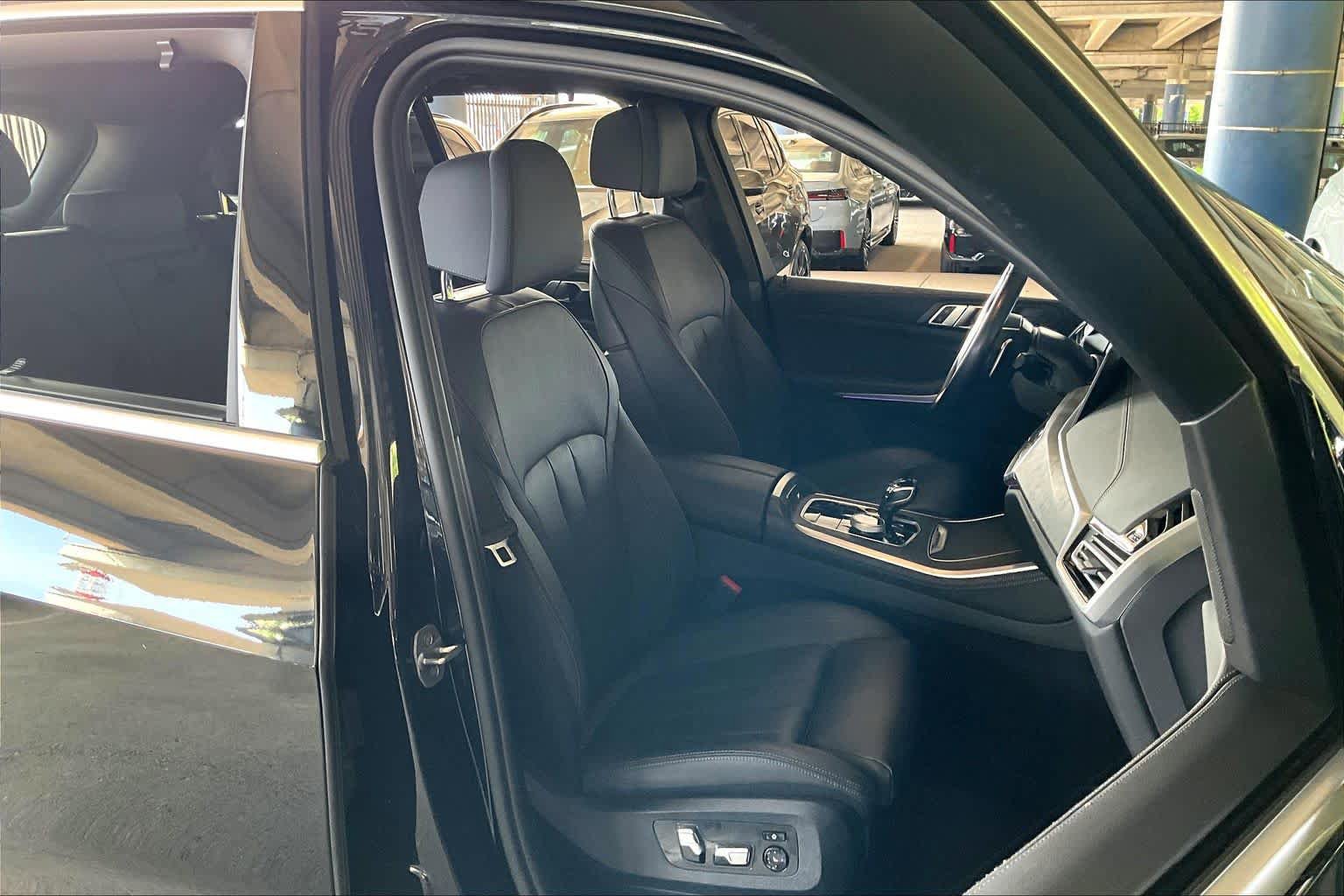 Used 2022 BMW X5 sDrive40i w/ Executive Package RWD image 8