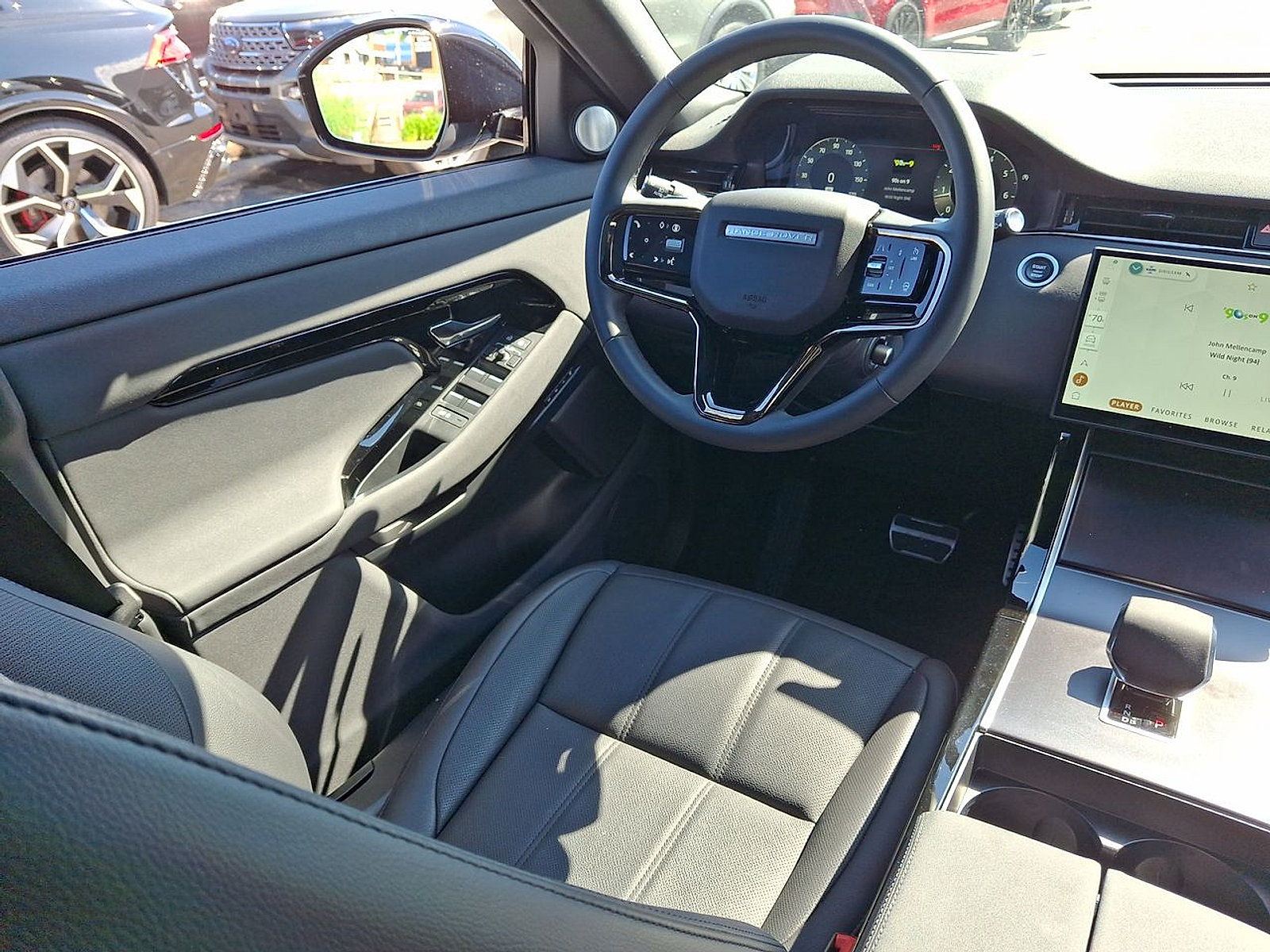 Certified 2026 Land Rover Range Rover Evoque Dynamic SE AWD/4WD image 15
