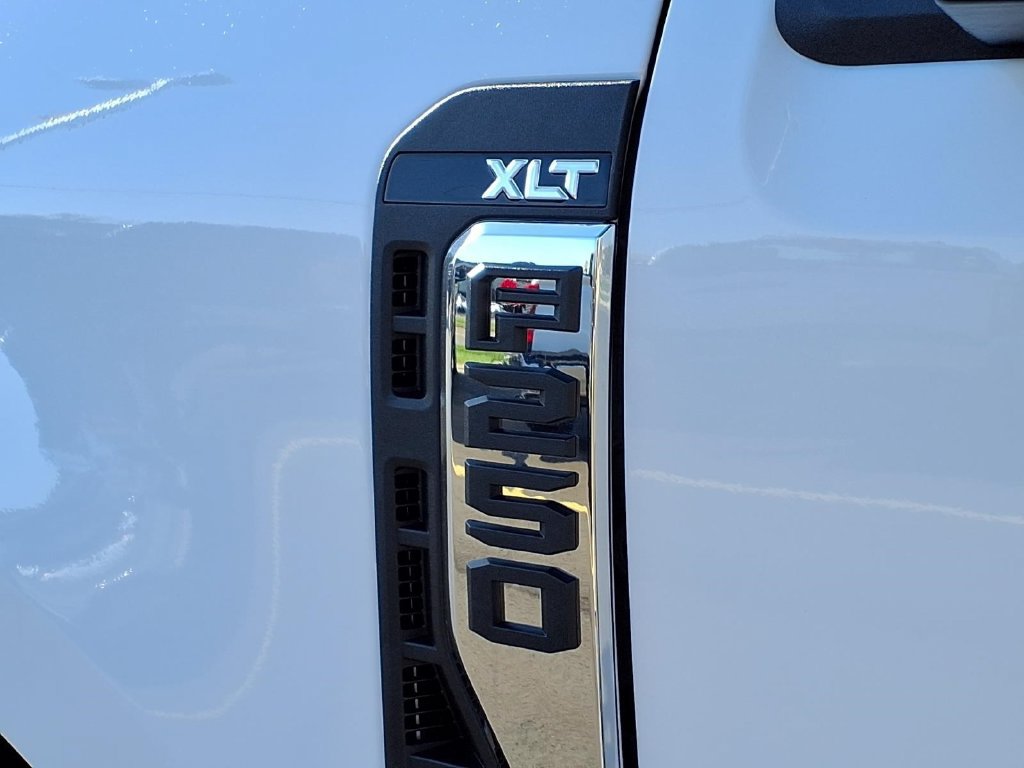 Used 2025 Ford F250 XLT AWD/4WD image 11