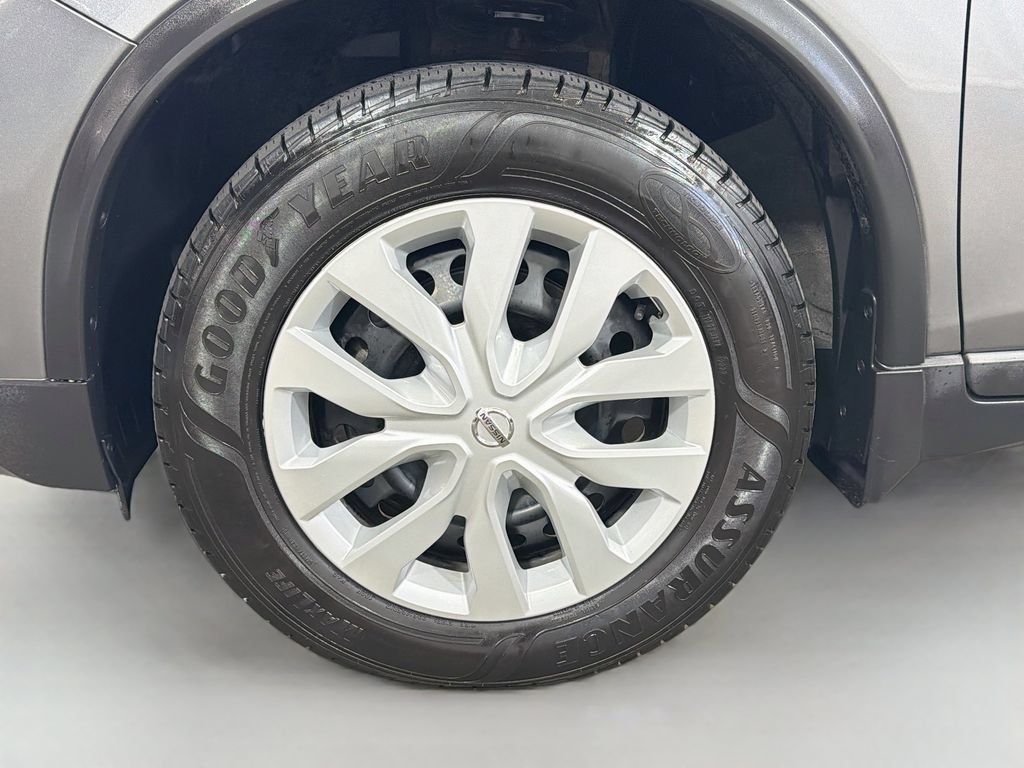 Used 2018 Nissan Rogue S AWD/4WD image 30