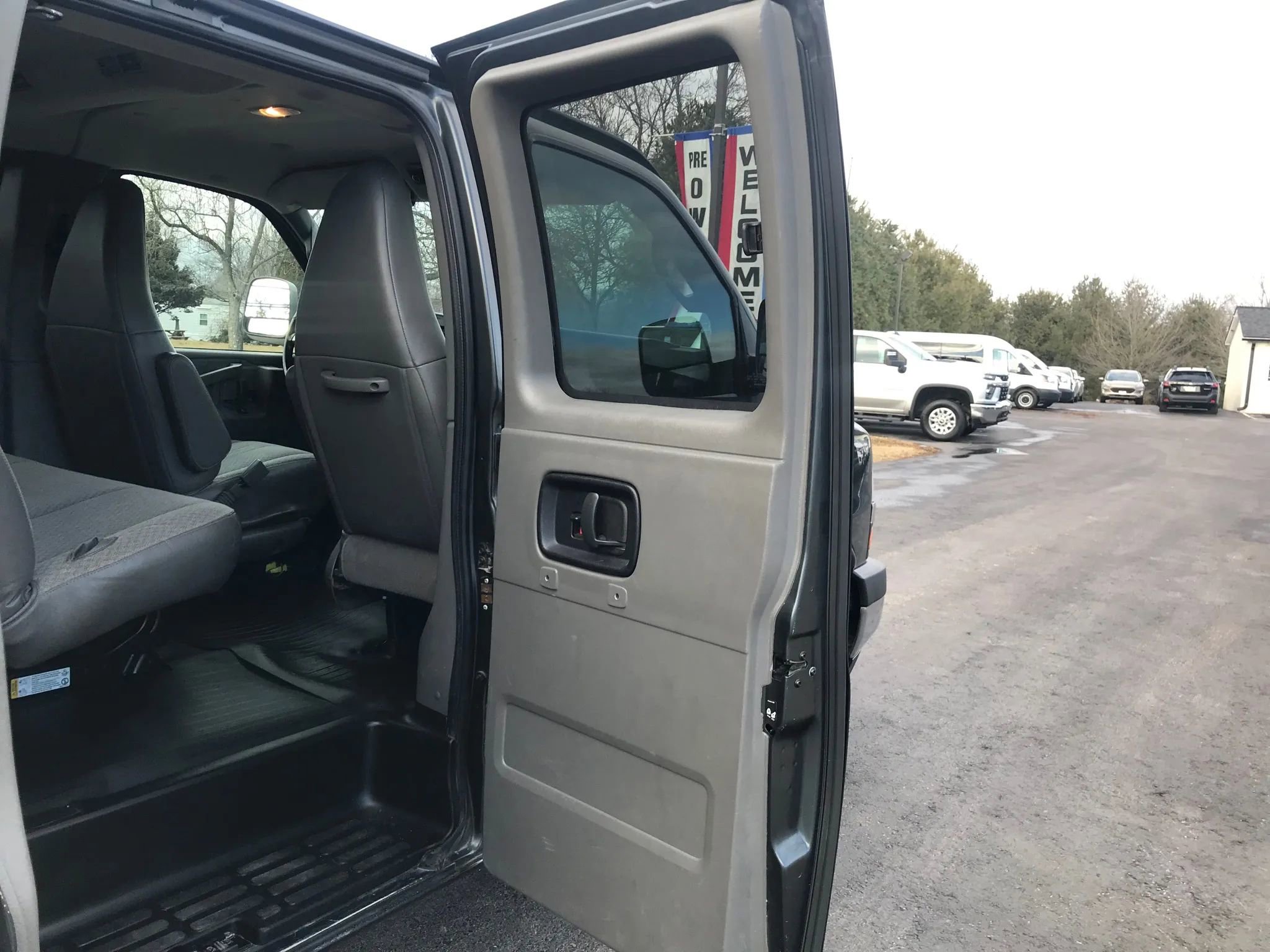 Used 2017 Chevrolet Express 3500 LT w/ LT Preferred Equipment Group image 39