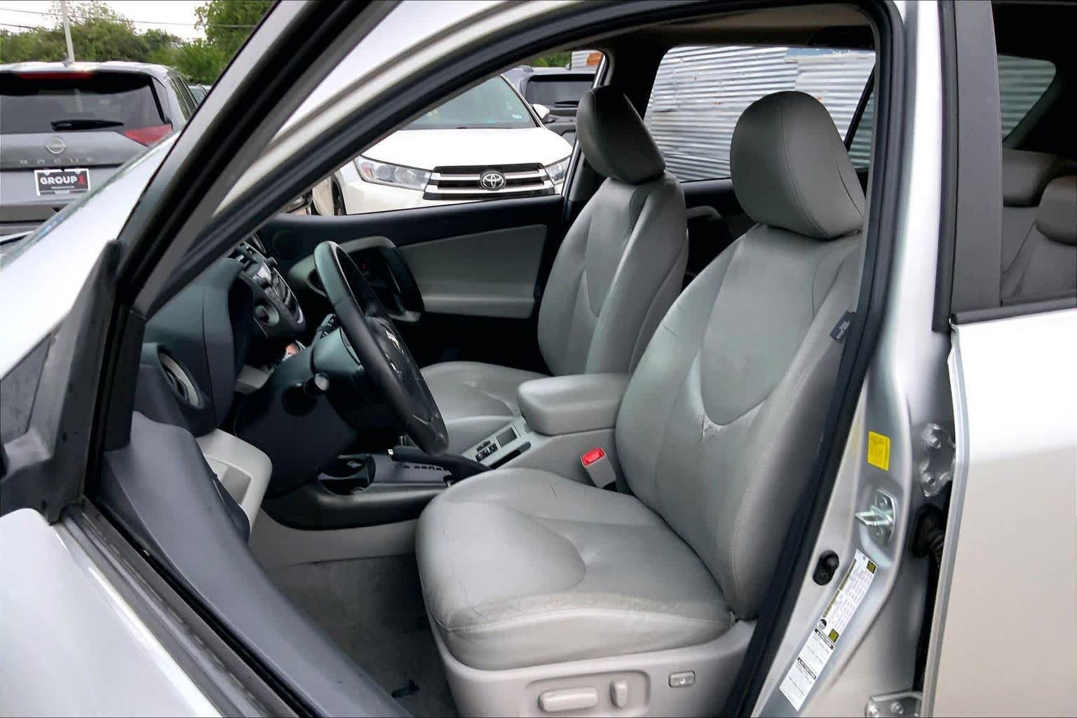 Used 2010 Toyota RAV4 Limited AWD/4WD image 7