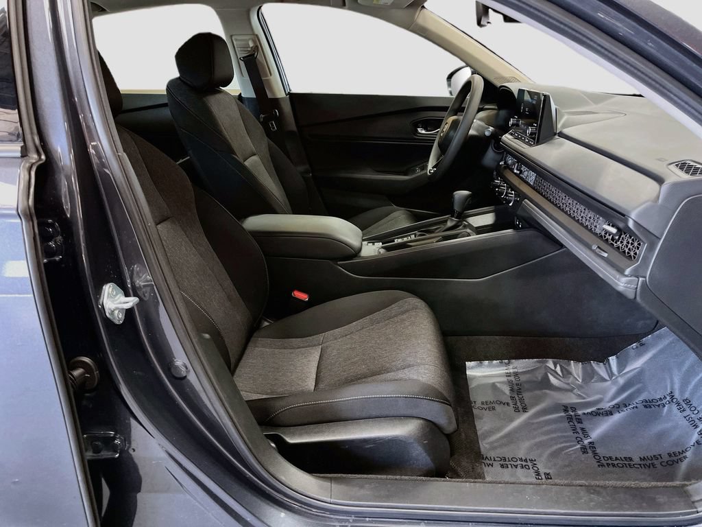 Used 2025 Honda Accord SE image 27