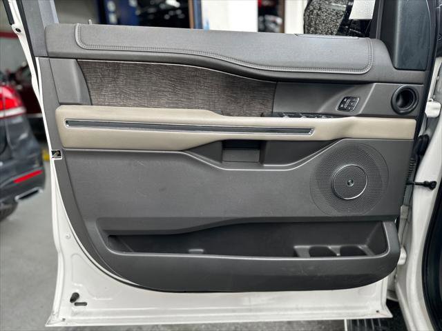 Used 2019 Ford Expedition Limited w/ Equipment Group 301A image 13