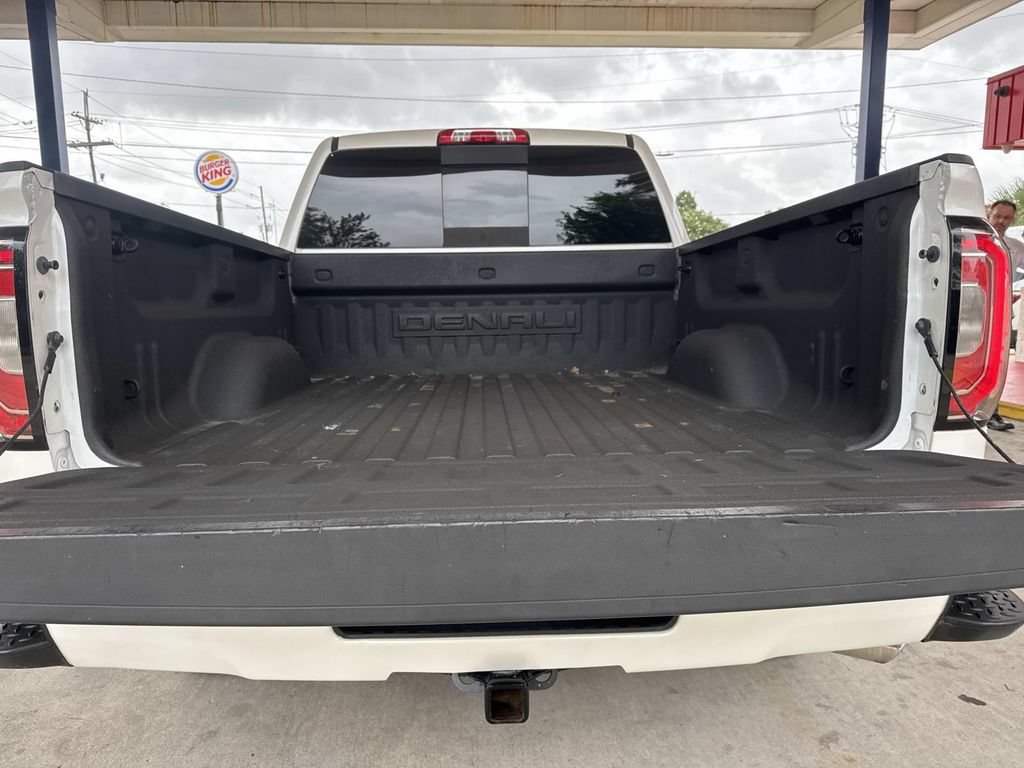 Used 2018 GMC Sierra 1500 Denali w/ Denali Ultimate Package AWD/4WD image 9