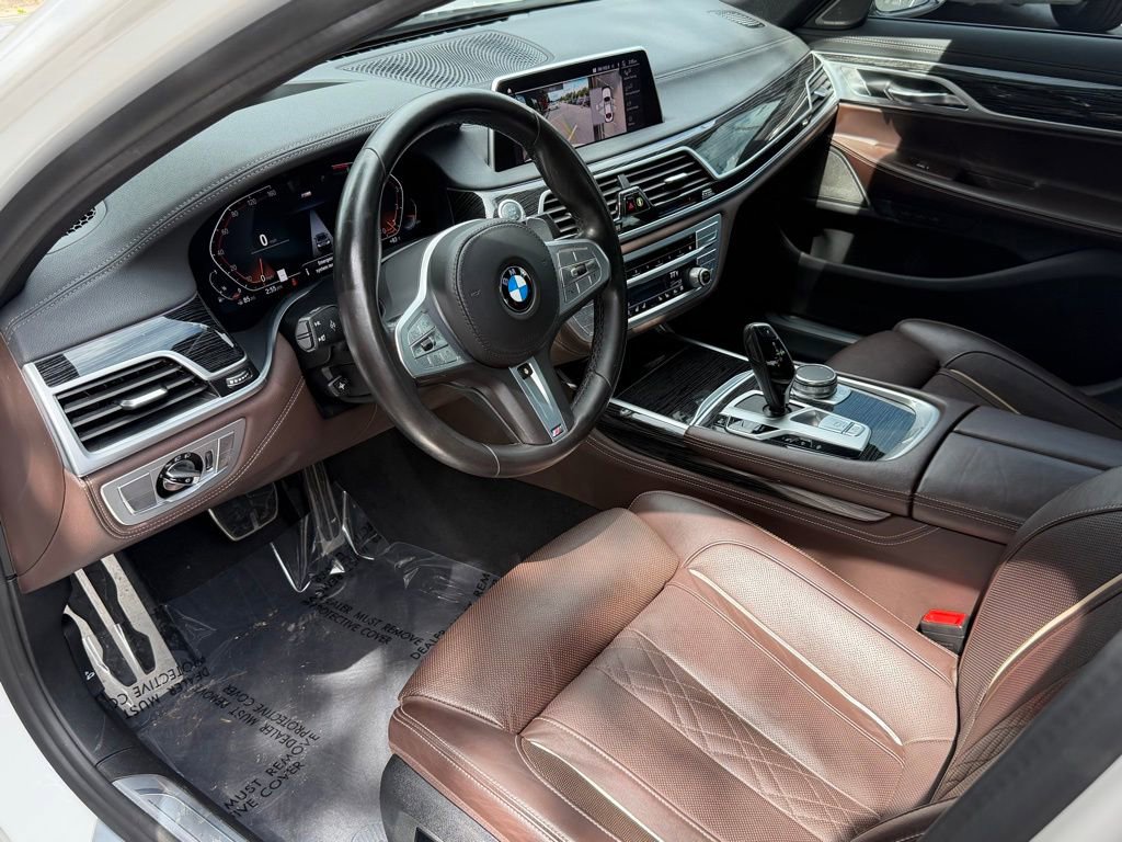 Used 2021 BMW 750i xDrive w/ M Sport Package AWD/4WD image 24