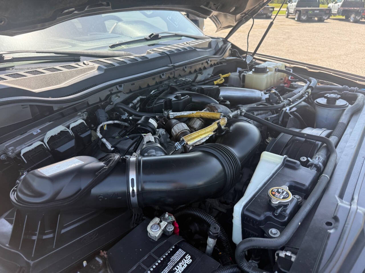 Used 2019 Ford F350 Lariat w/ Lariat Value Package AWD/4WD image 15