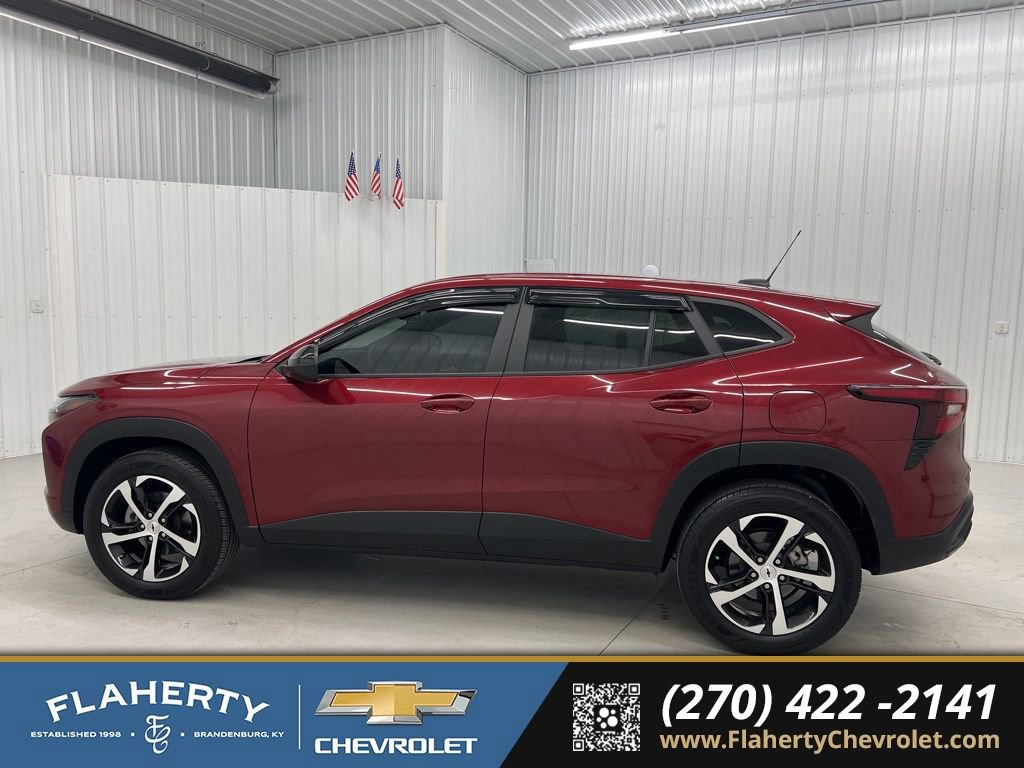 Used 2025 Chevrolet Trax RS w/ Driver Confidence Package image 5