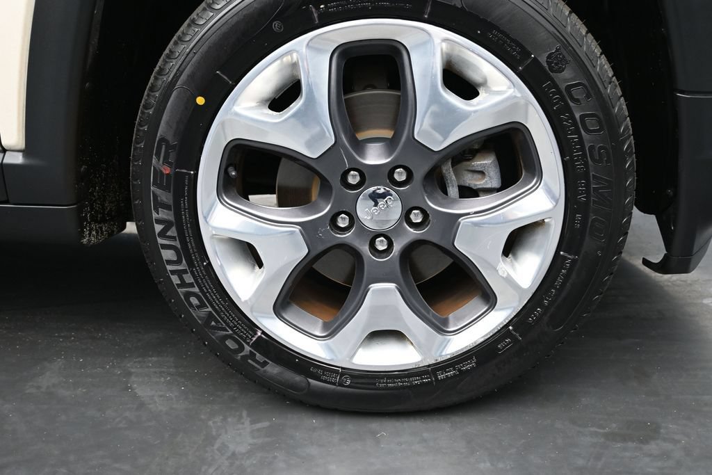 Used 2019 Jeep Compass Limited AWD/4WD image 10
