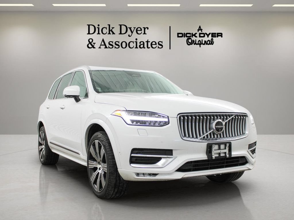 Certified 2024 Volvo XC90 B6 Plus w/ Protection Package Premier AWD/4WD image 3