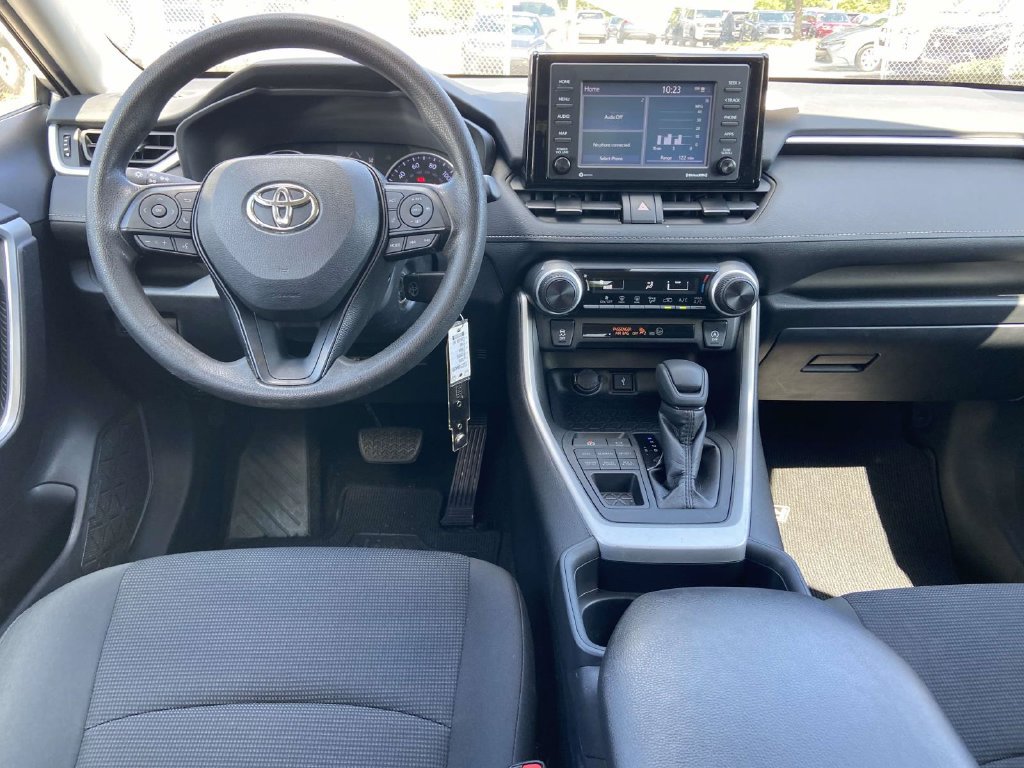 Used 2020 Toyota RAV4 LE AWD/4WD image 10