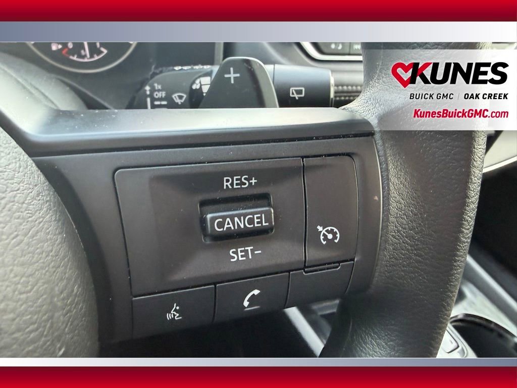 Used 2023 Nissan Rogue S AWD/4WD image 14