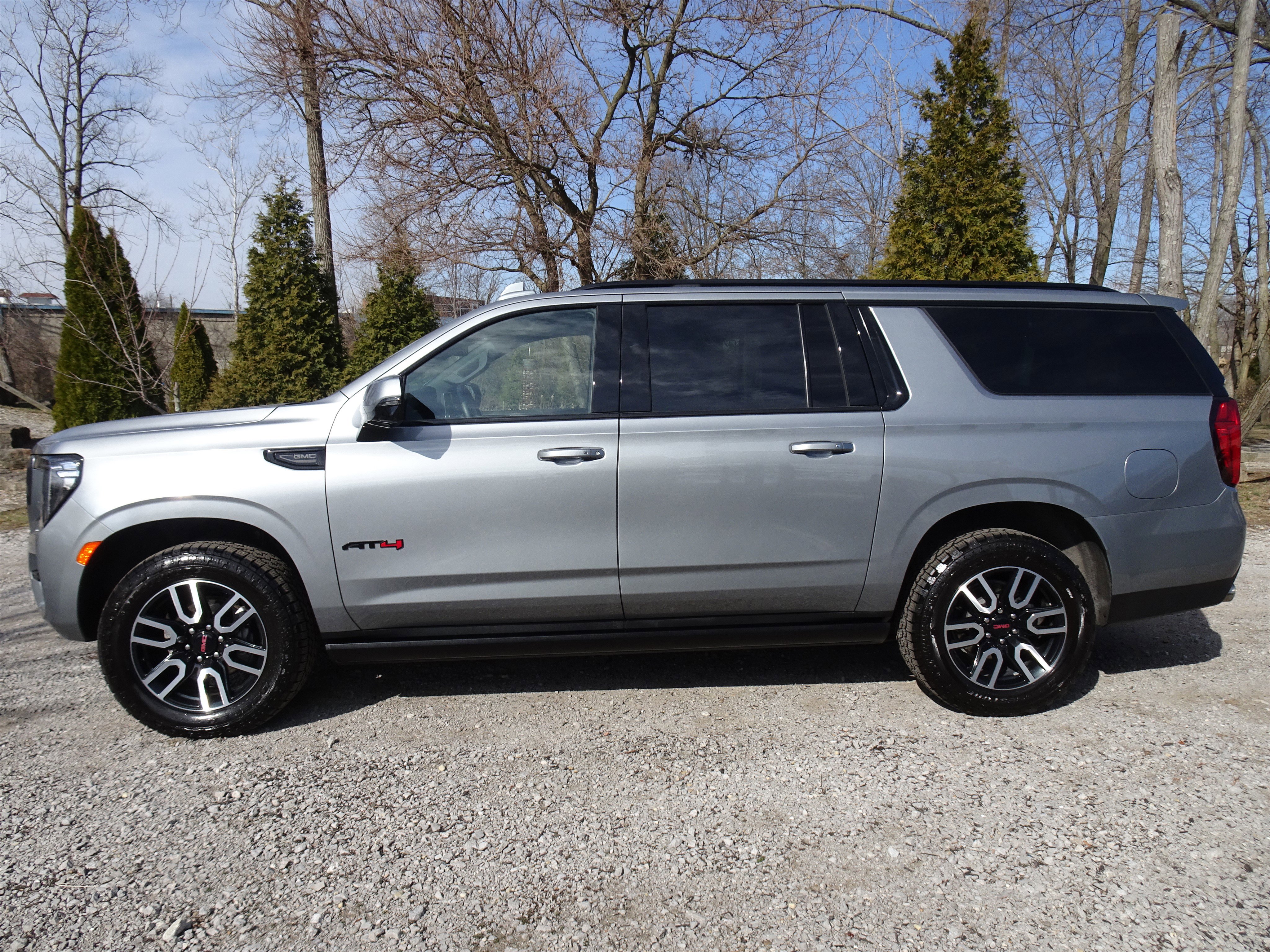 Used 2023 GMC Yukon XL AT4 w/ AT4 Premium Package image 7