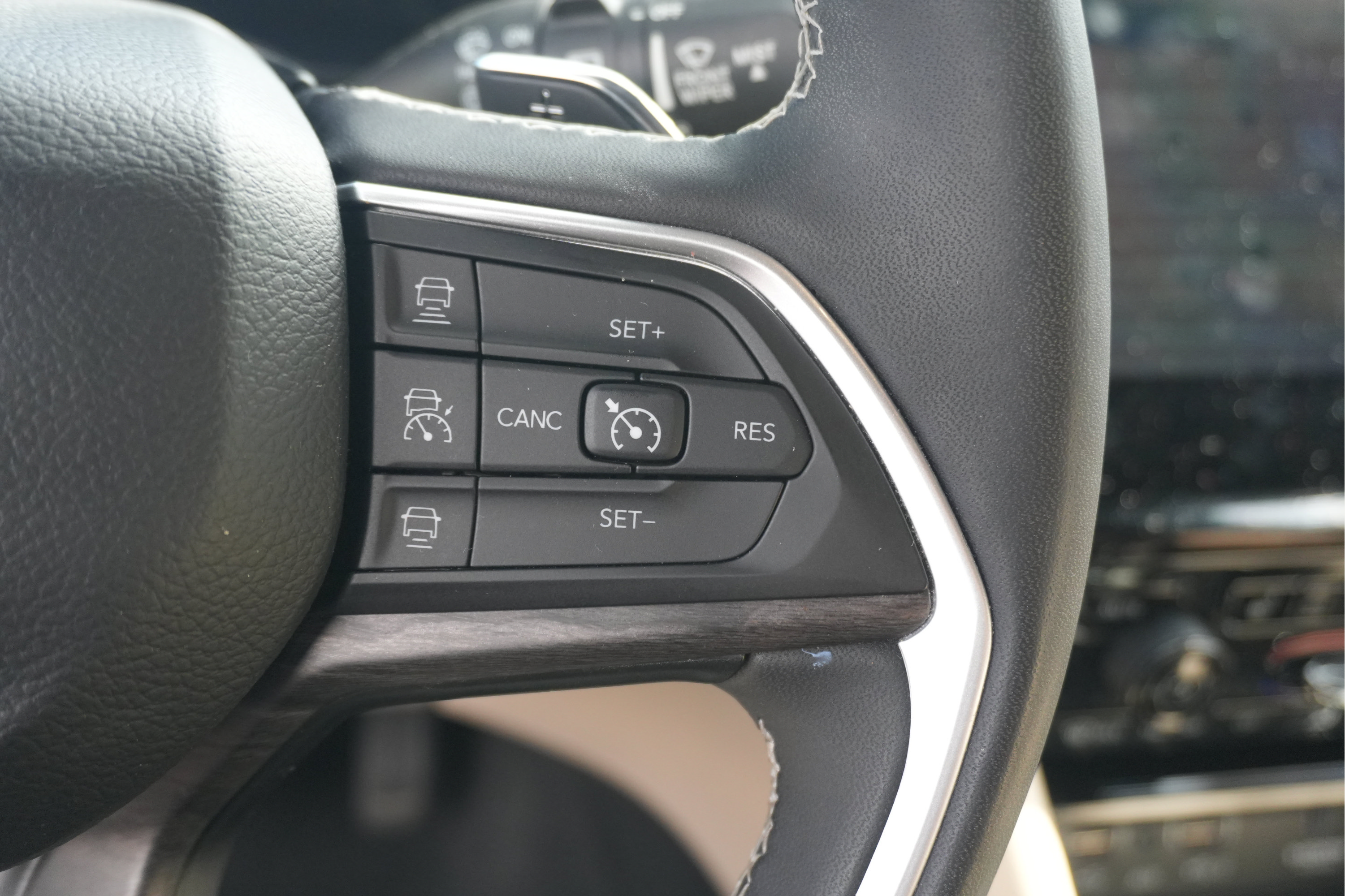 Used 2023 Jeep Grand Cherokee 4WD 4xe image 32