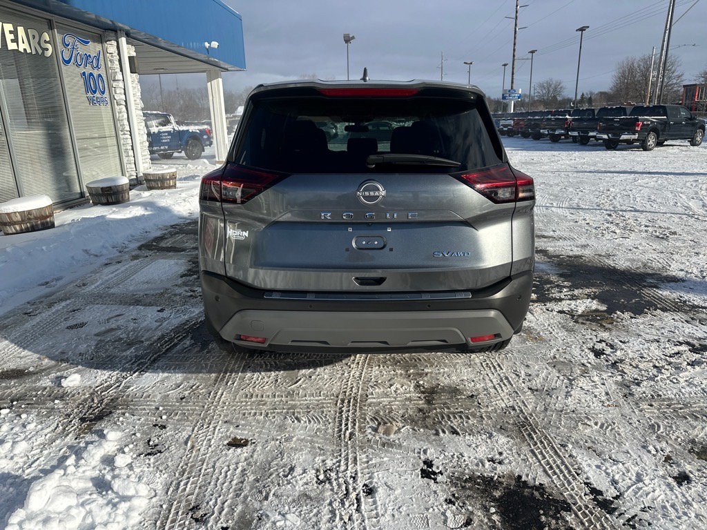 Used 2023 Nissan Rogue SV AWD/4WD image 4