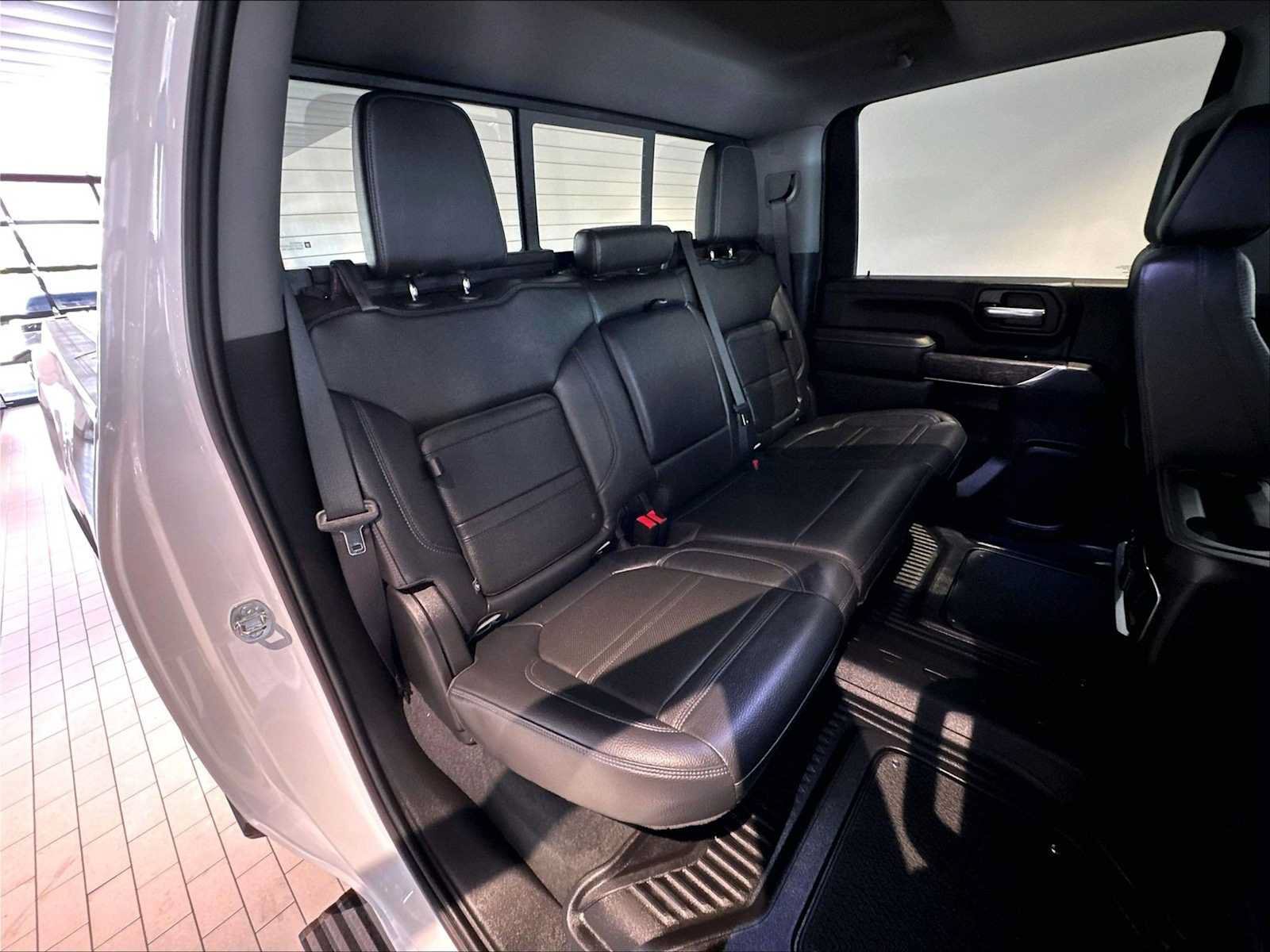 Used 2023 GMC Sierra 3500 Denali w/ Denali Ultimate Package AWD/4WD image 32