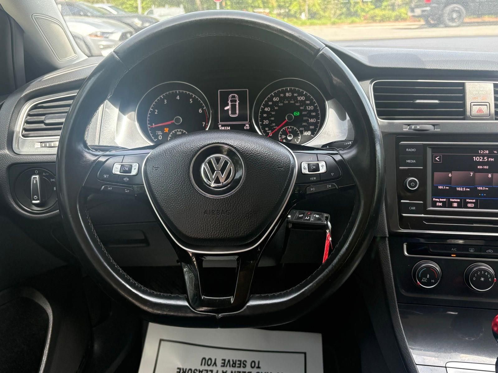 Used 2019 Volkswagen Golf S image 25