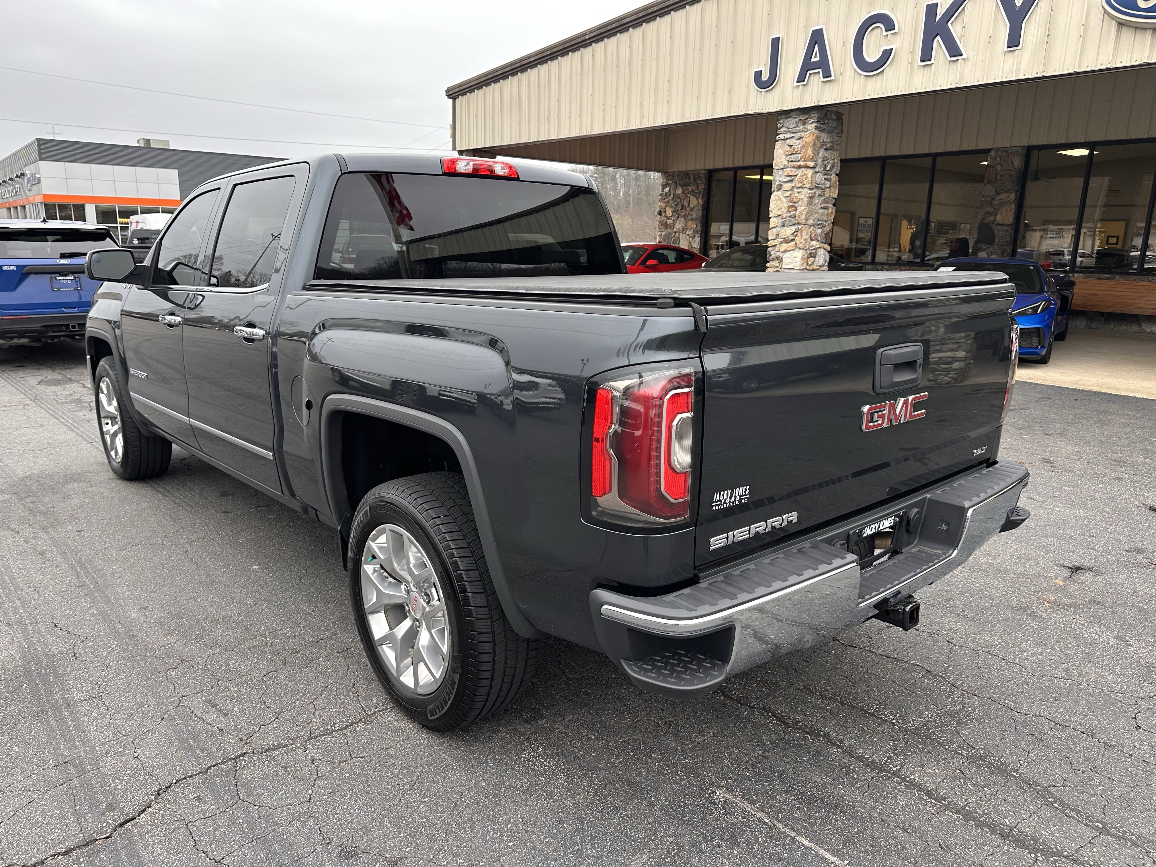 Used 2017 GMC Sierra 1500 SLT w/ SLT Premium Package image 8
