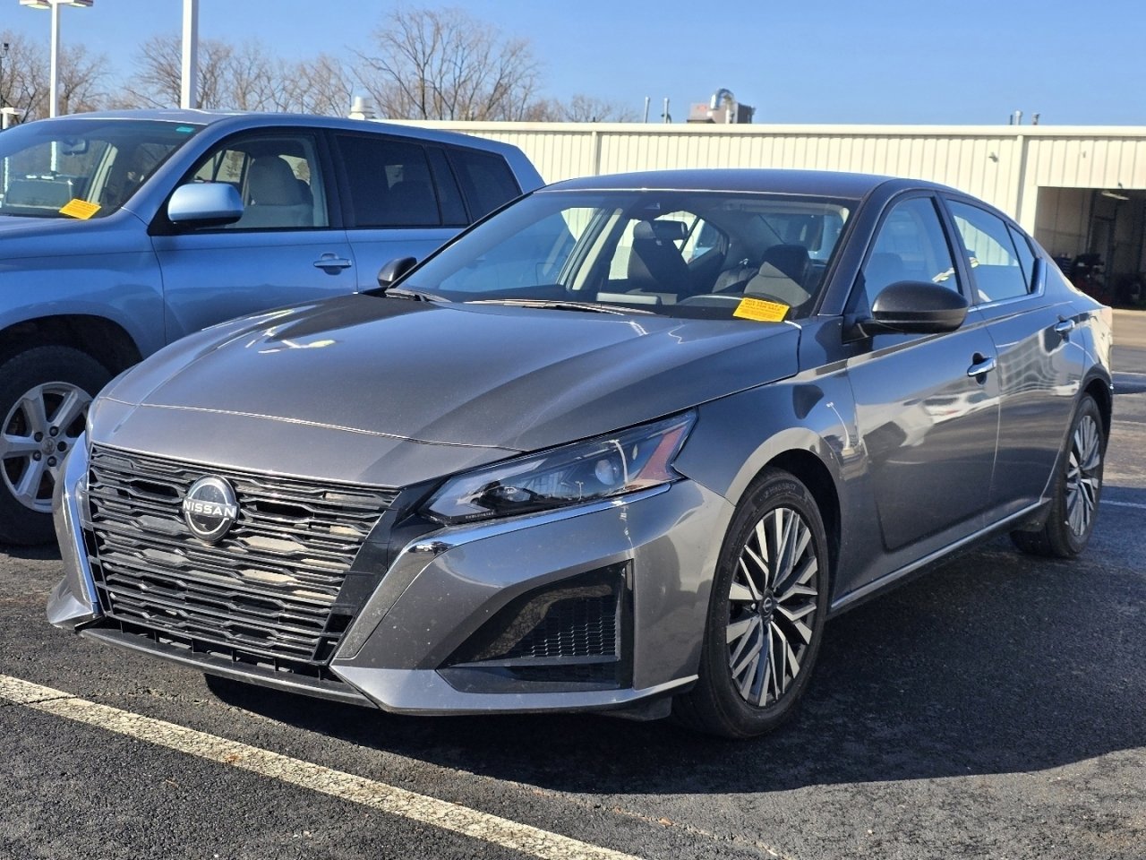 Used 2024 Nissan Altima 2.5 SV image 3