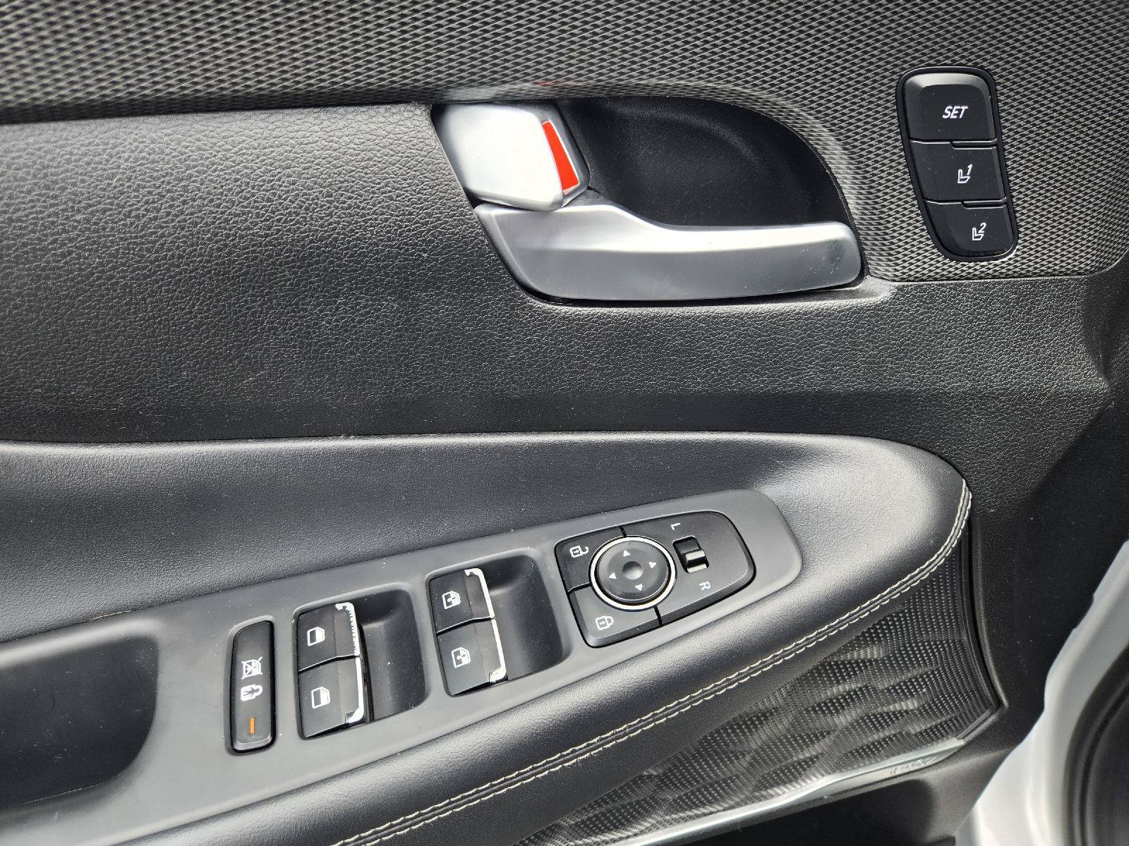 Used 2019 Hyundai Santa Fe AWD image 15