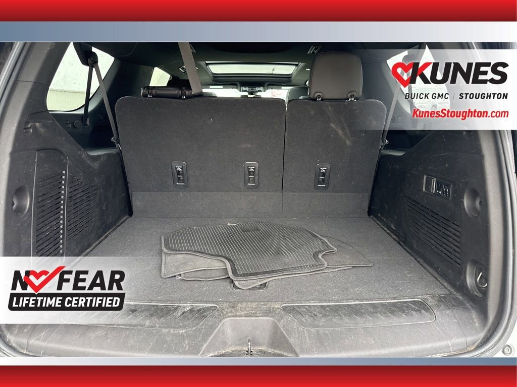 Used 2021 GMC Yukon XL SLT w/ SLT Luxury Package image 19