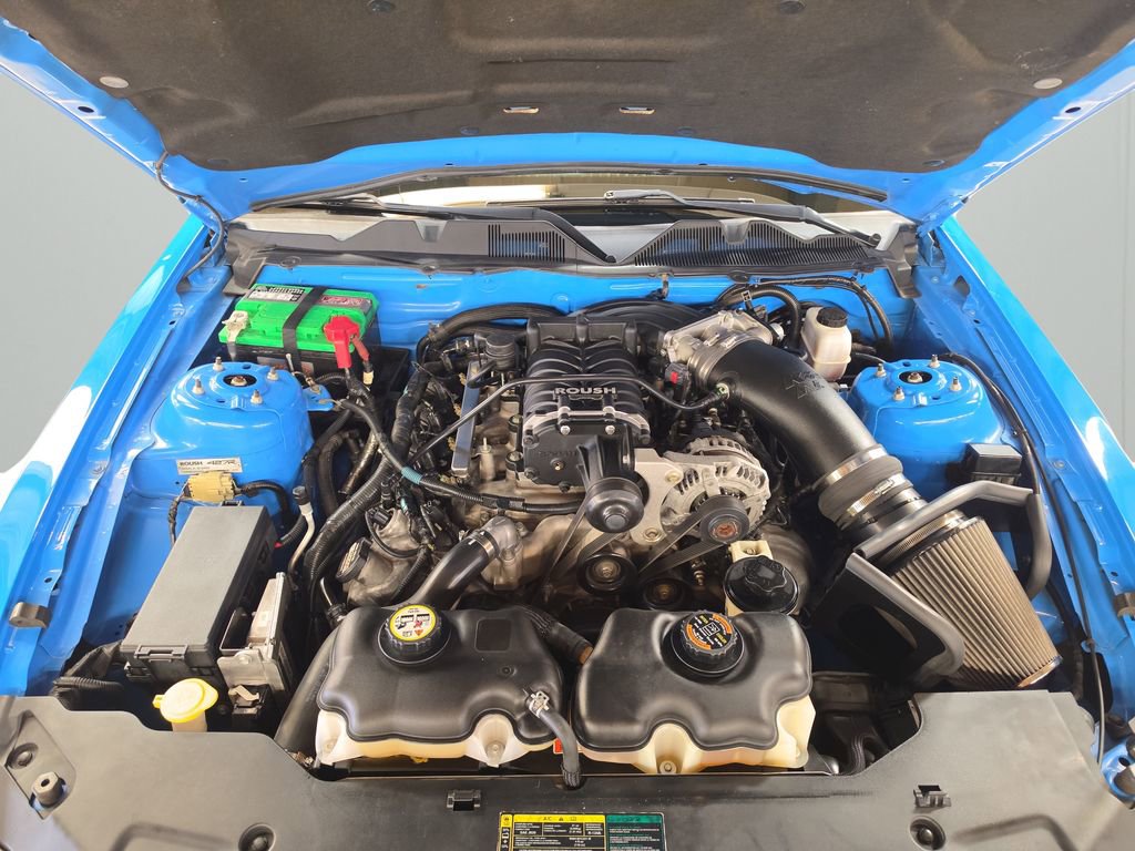 Used 2010 Ford Mustang GT Premium RWD image 10