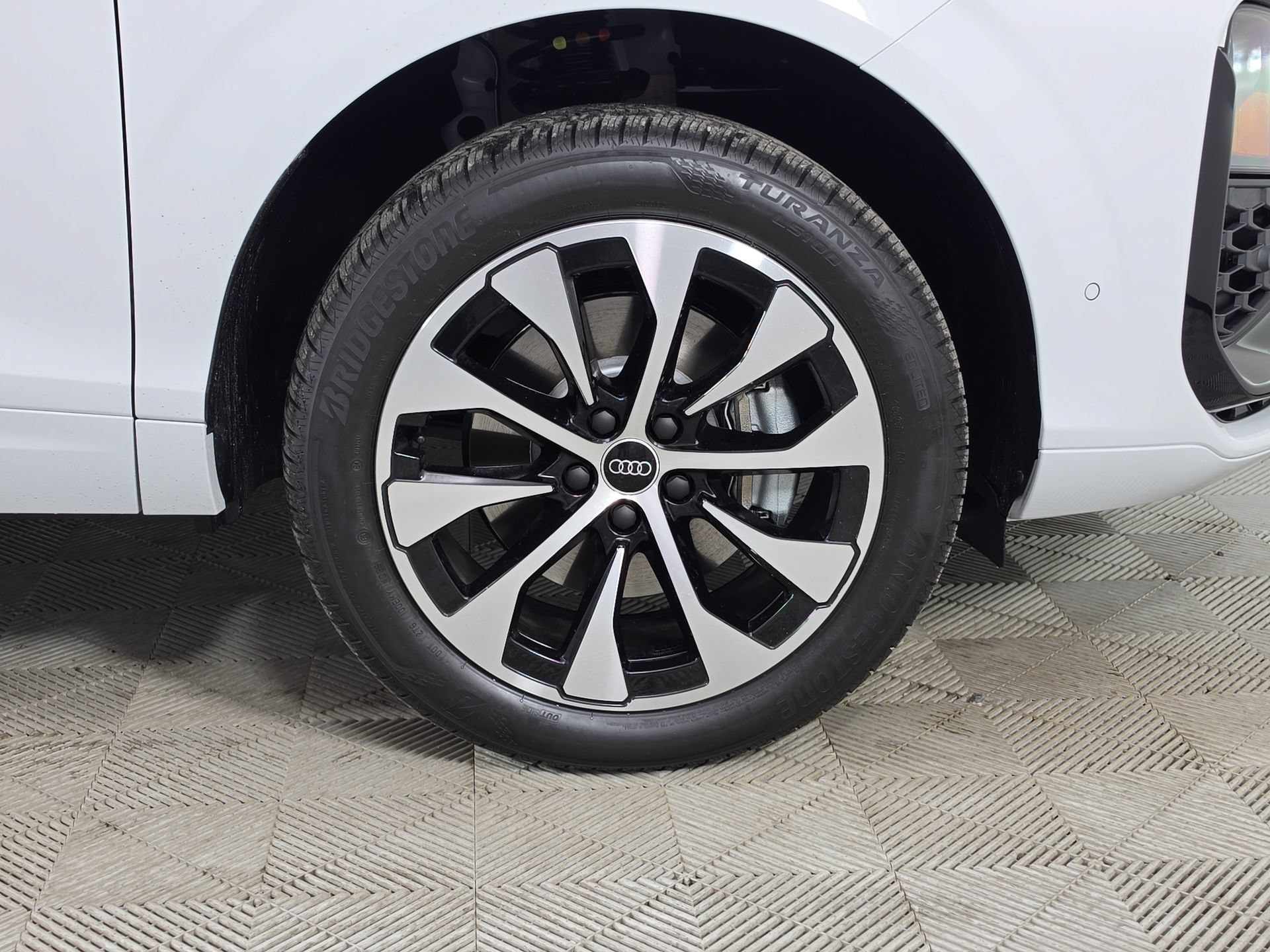 New 2026 Audi Q3 quattro 2.0T AWD/4WD image 10