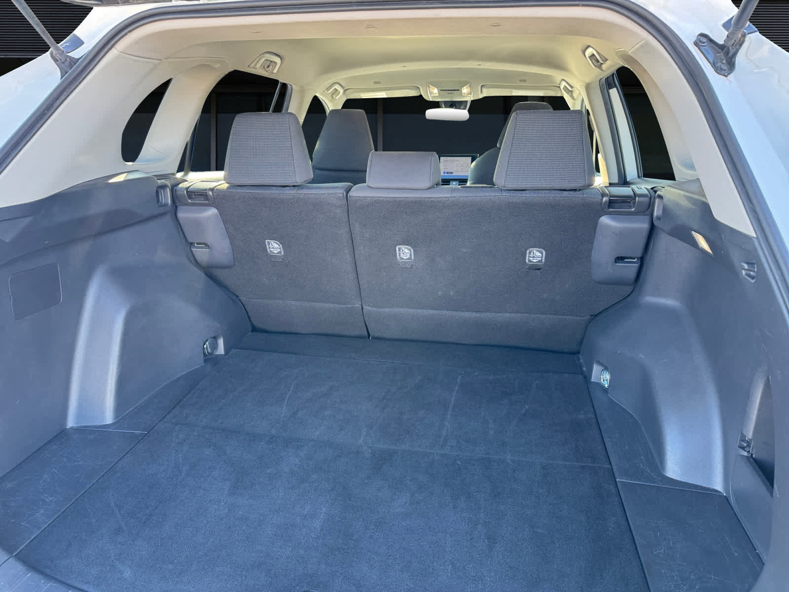 Used 2024 Toyota RAV4 LE image 10