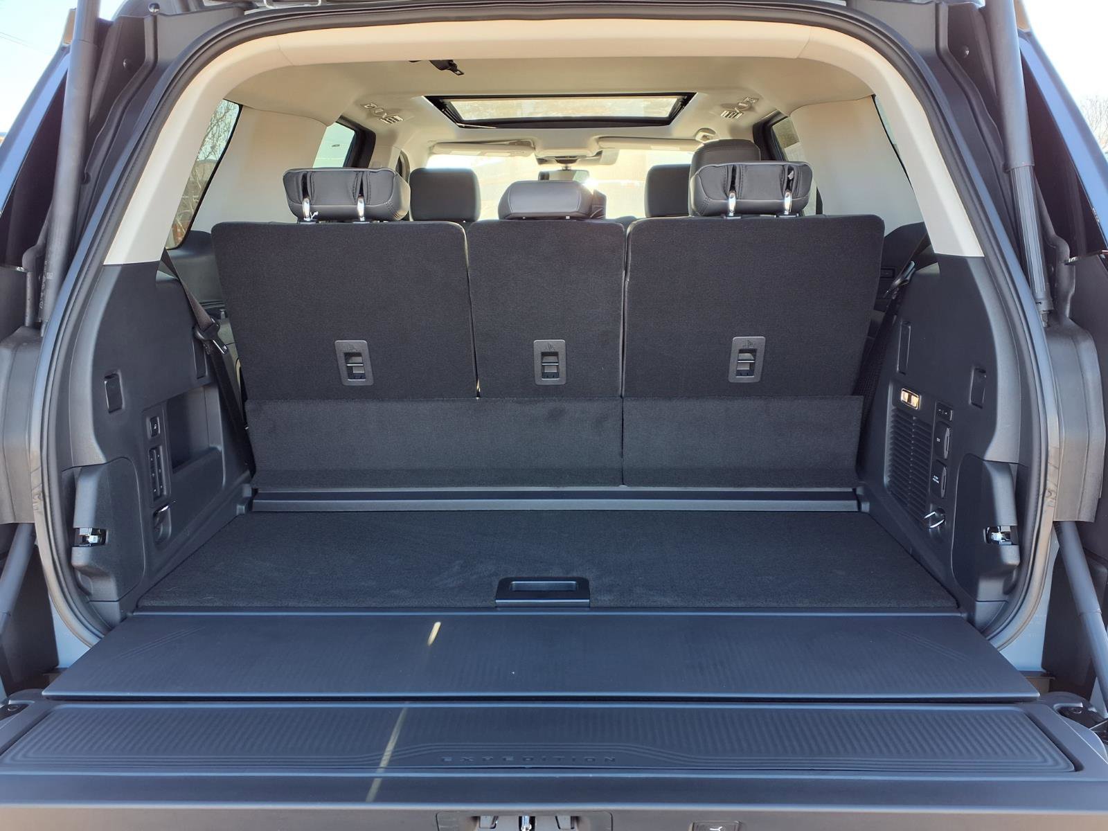 New 2025 Ford Expedition Active image 11