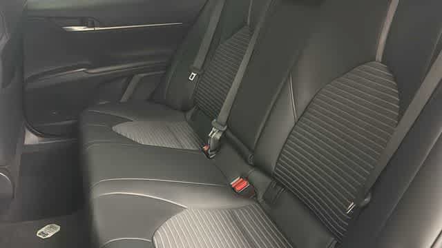 Used 2023 Toyota Camry SE w/ Cold Weather Package FWD image 28