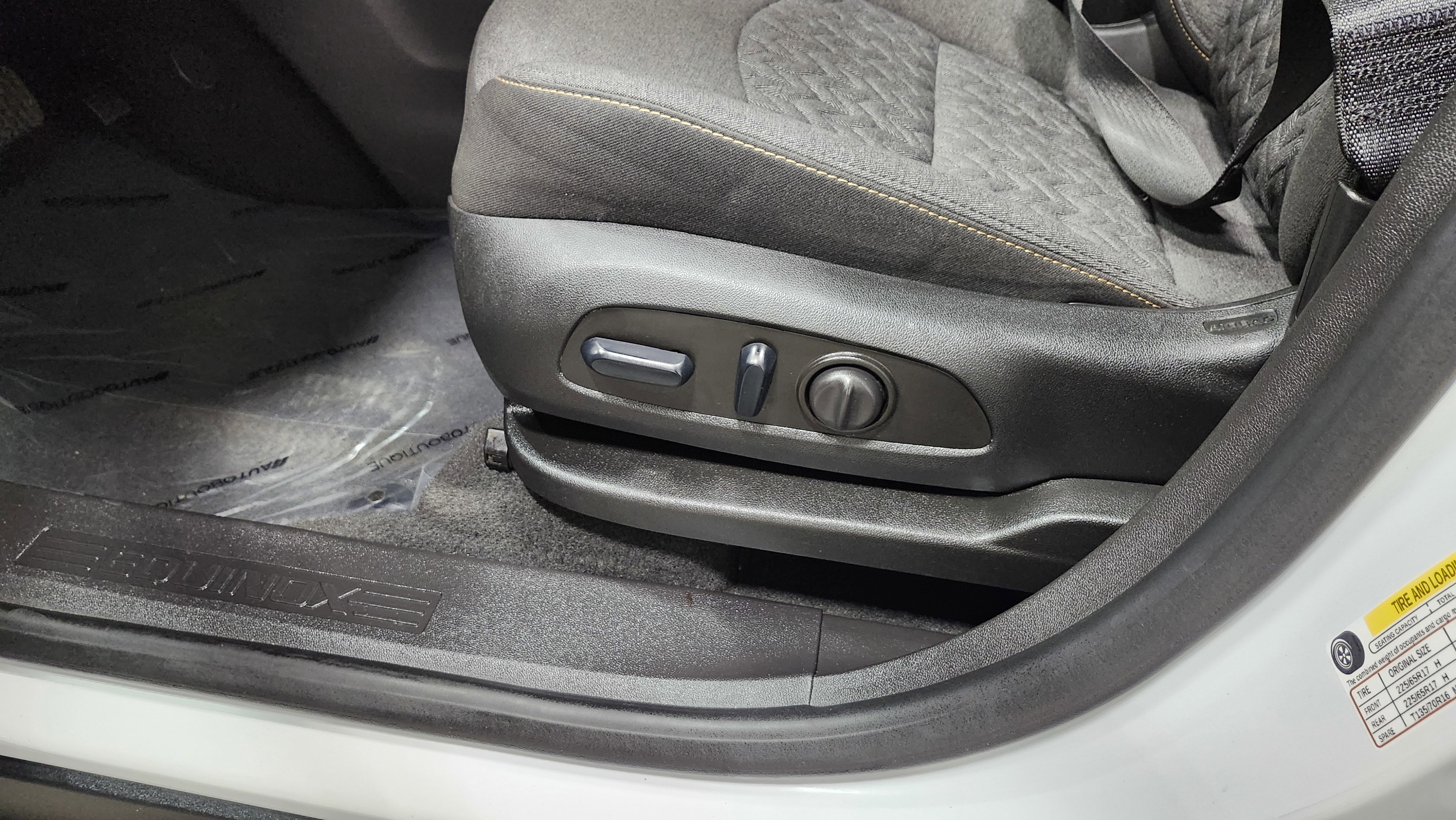 Used 2024 Chevrolet Equinox LT image 27