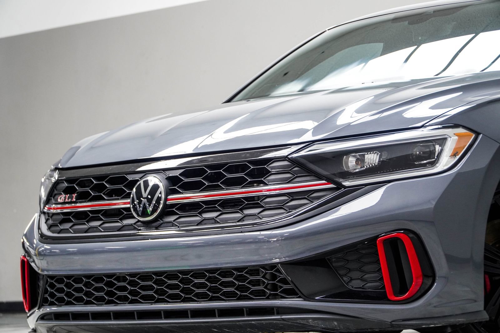 Used 2022 Volkswagen Jetta GLI Autobahn FWD image 2