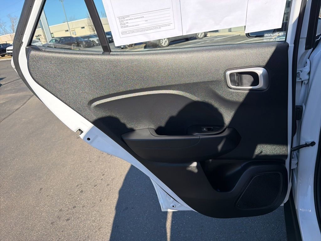 Used 2020 Hyundai Venue SEL image 18