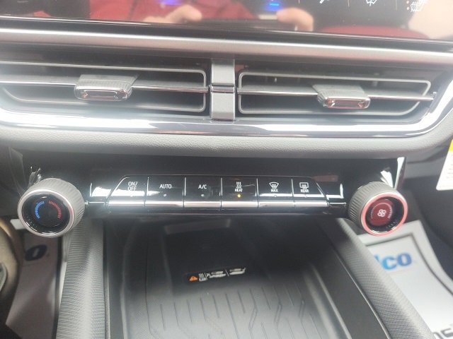 New 2025 Chevrolet Equinox EV RS image 25