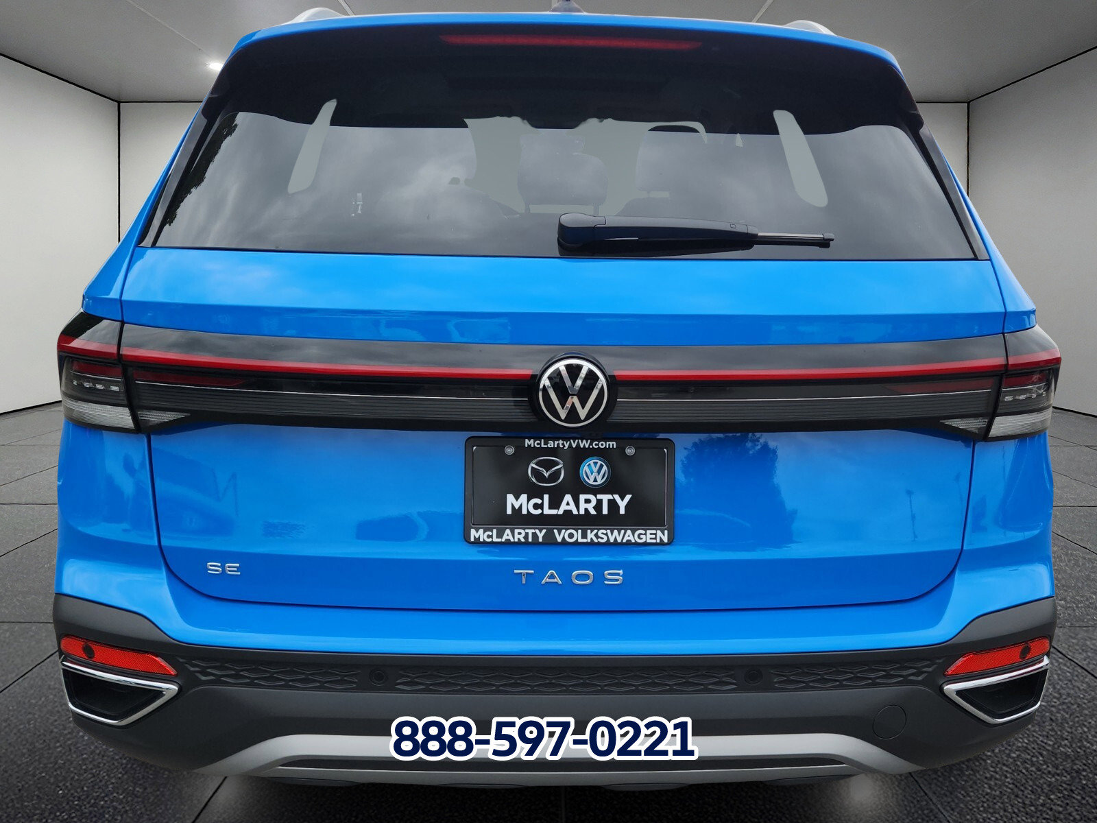 New 2025 Volkswagen Taos SE image 4