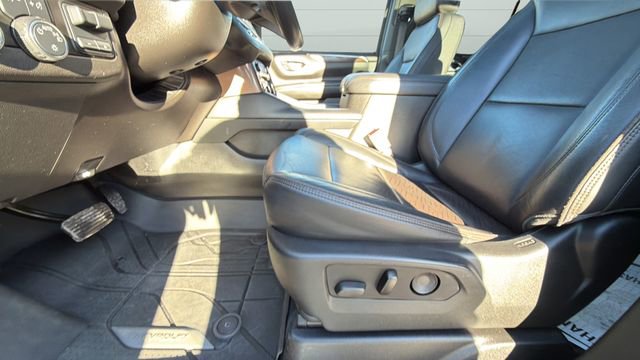 Used 2021 Chevrolet Tahoe High Country w/ Premium Package AWD/4WD image 18