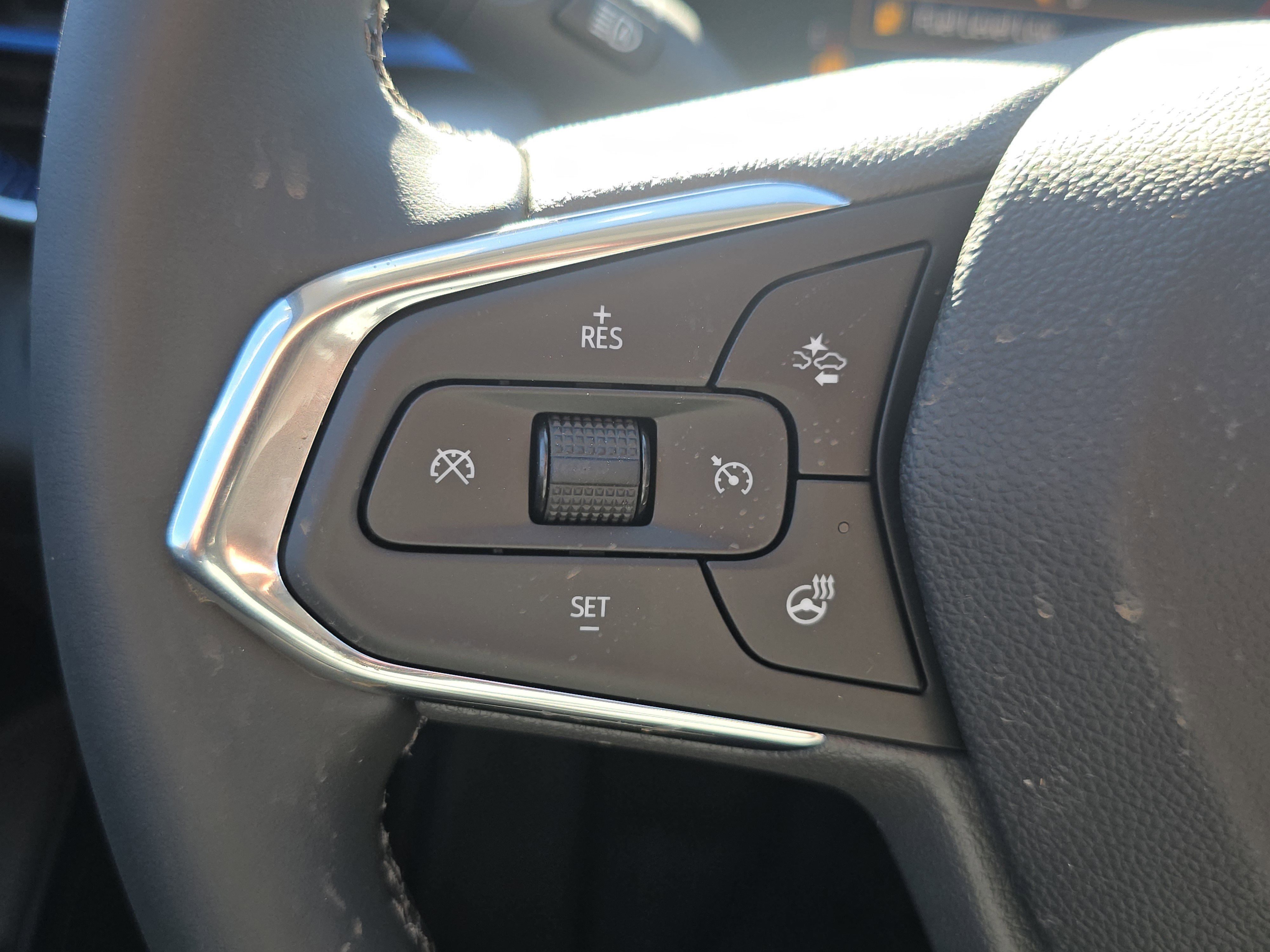 New 2026 Chevrolet Trax LT w/ Sunroof Package image 9