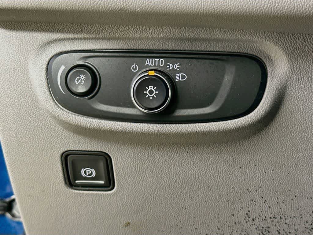 Used 2020 GMC Terrain SLE w/ Driver Convenience Package FWD image 26