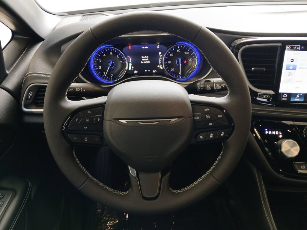 New 2027 Chrysler Pacifica Limited FWD image 21