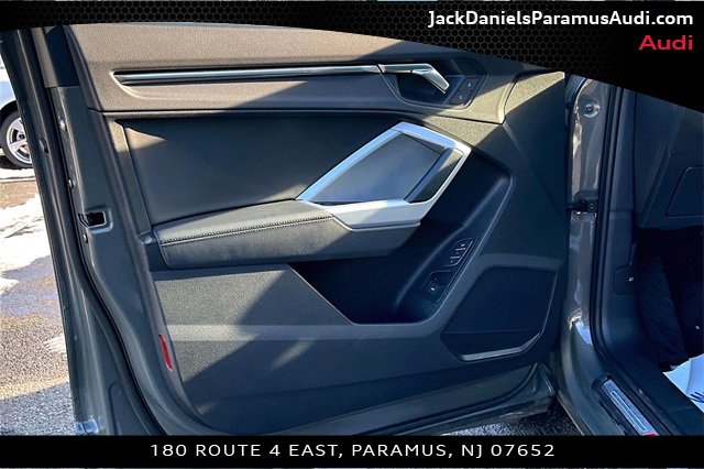 Used 2023 Audi Q3 2.0T Premium w/ Convenience Package image 15