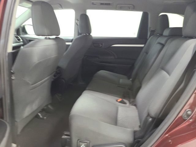 Certified 2019 Toyota Highlander LE FWD image 17